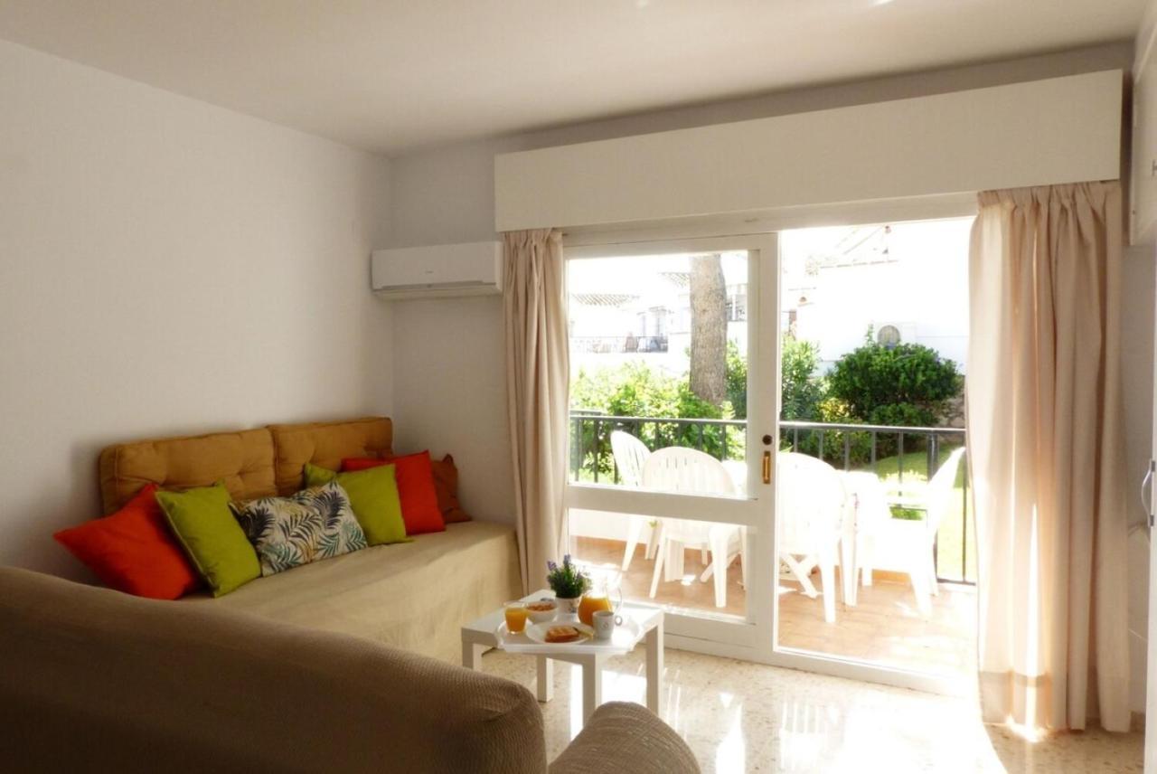 Apartmán Studio With Access To The Garden. Open Pool. Beach Very Close. Wifi & Netflix Free Benalmádena Exteriér fotografie